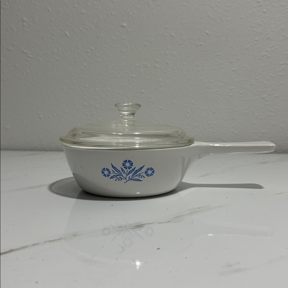 Corningware Pan with Lid - Picture 2 of 6